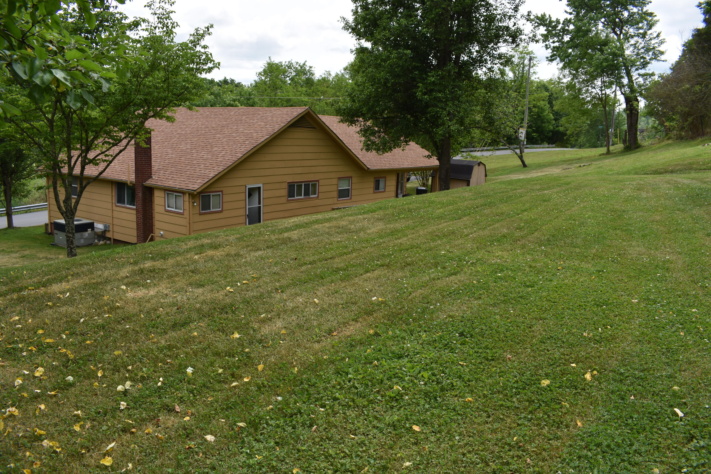 125 Fulton Road Harrogate, TN 37752 - Photo 8 of 24 DSC_0025