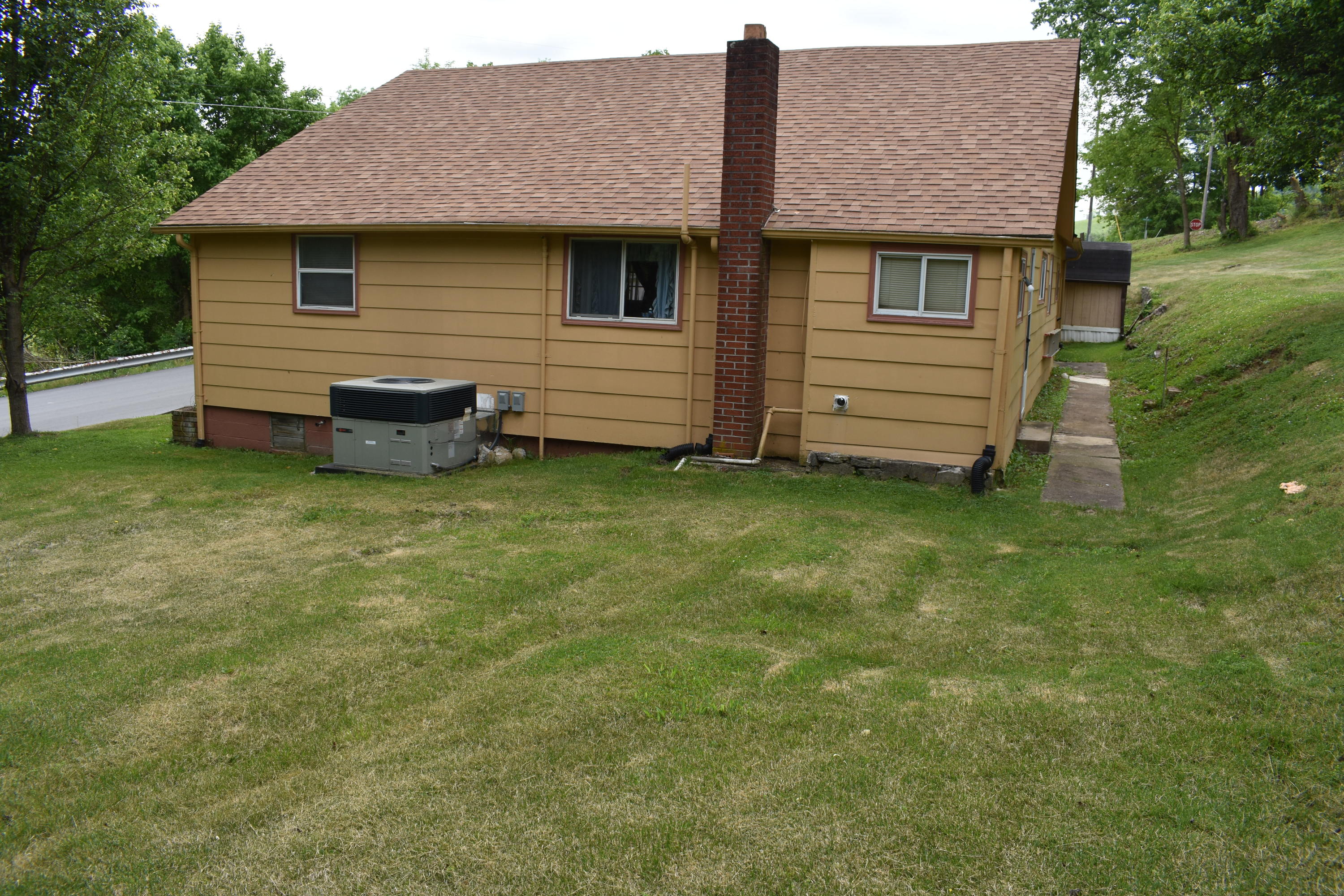 125 Fulton Road Harrogate, TN 37752 - Photo 9 of 24 DSC_0026
