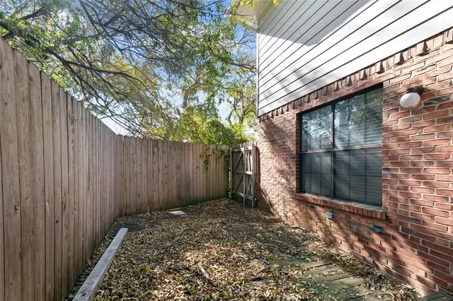 $1,250 | 716 West Mulberry Street, Unit 1A, Denton, TX 76201