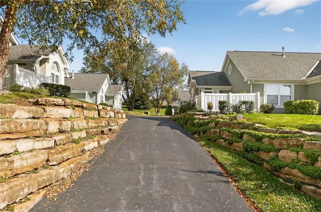 $339,900 | 23136 West 71st Terrace, Shawnee, KS 66227