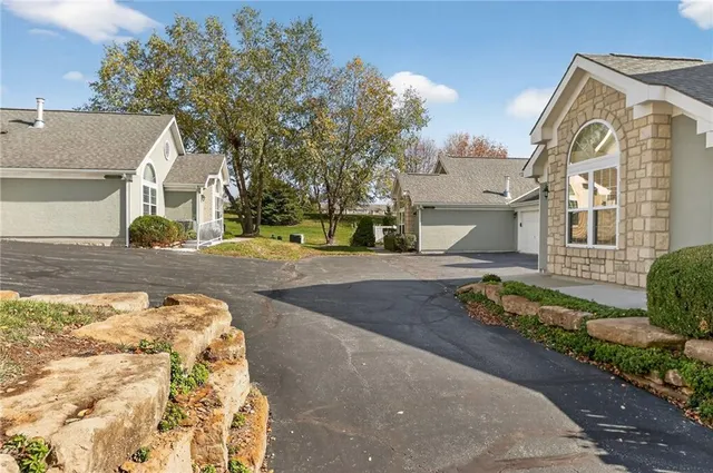 $339,900 | 23136 West 71st Terrace, Shawnee, KS 66227