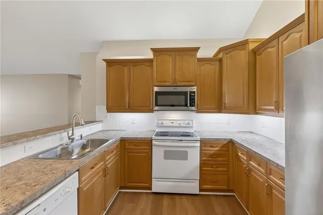 $339,900 | 23136 West 71st Terrace, Shawnee, KS 66227