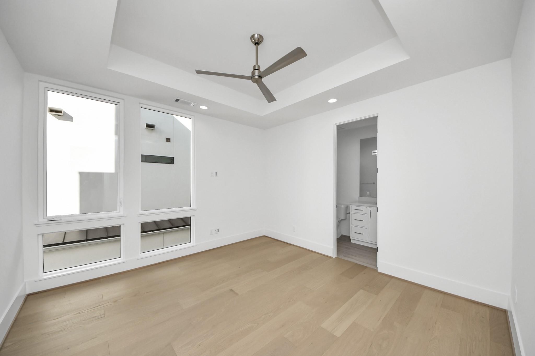 2232 Swift Boulevard Houston, TX 77030 - Photo 31 of 46 Secondary bedroom with en-suite bath and walk-in closet.