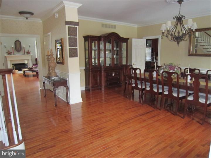 555 Chews Landing Road Haddonfield, NJ 08033 - Photo 3 of 12 Gallery Image 3
