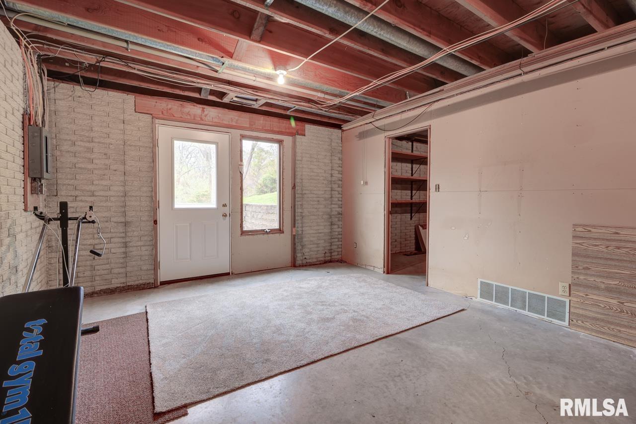 11809 Loron Road Morrison, IL 61270 - Photo 8 of 25