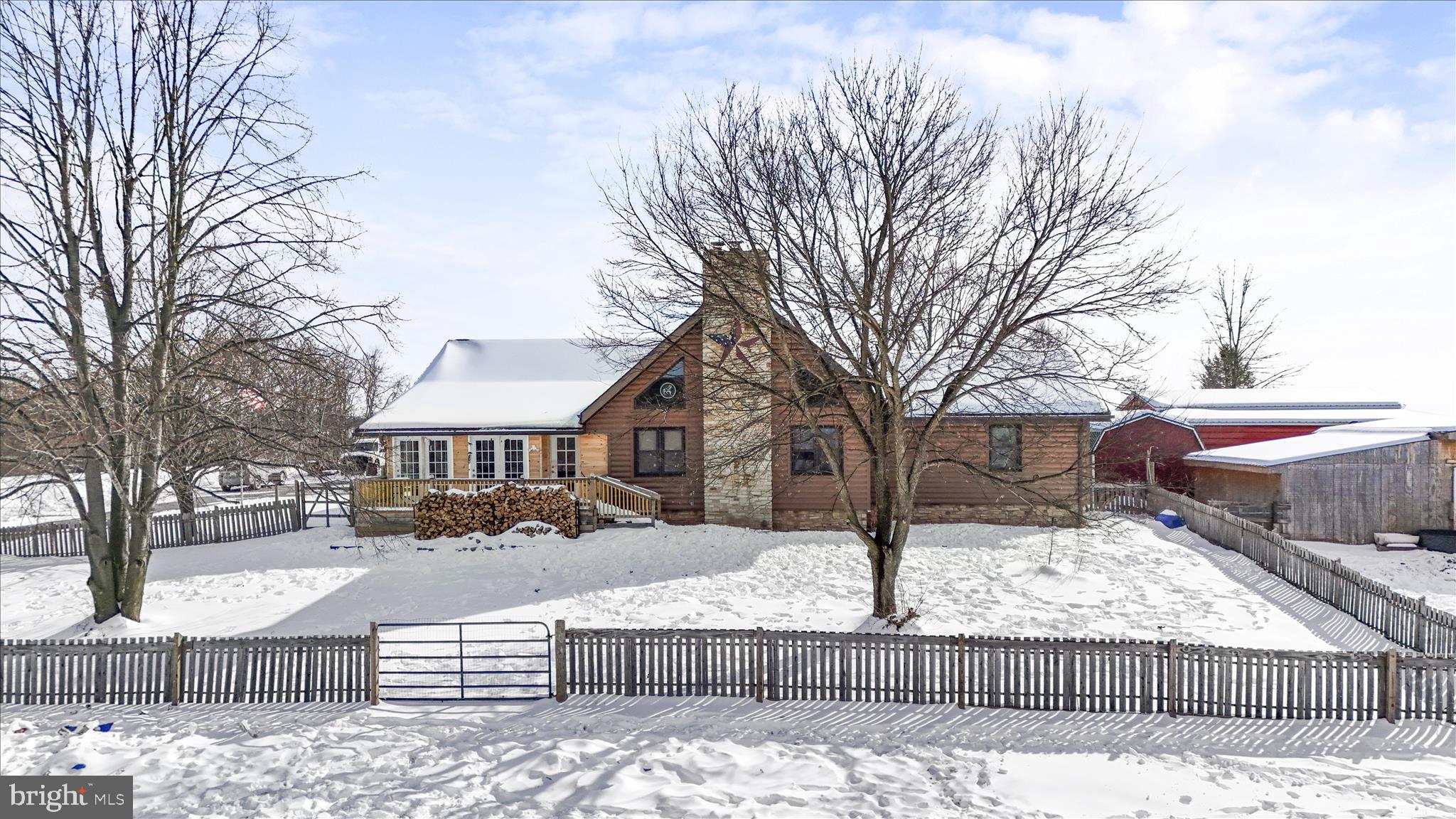 14507 Heavenly Acres Ridge Hancock, MD 21750 - Photo 5 of 65 Fully-Fenced Front Yard
