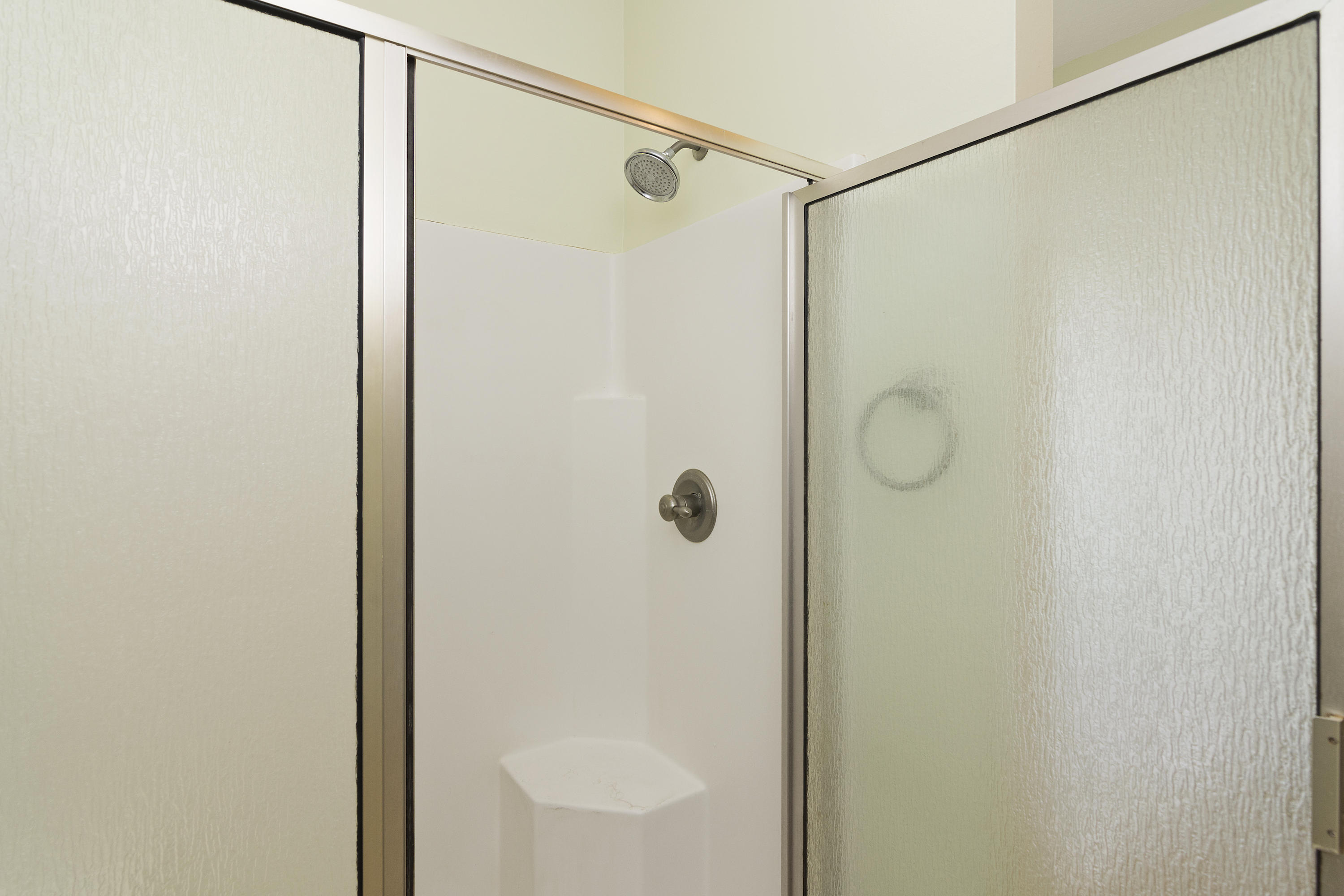 4605 Hermosa Road Crestview, FL 32539 - Photo 28 of 46 a bathroom with a shower