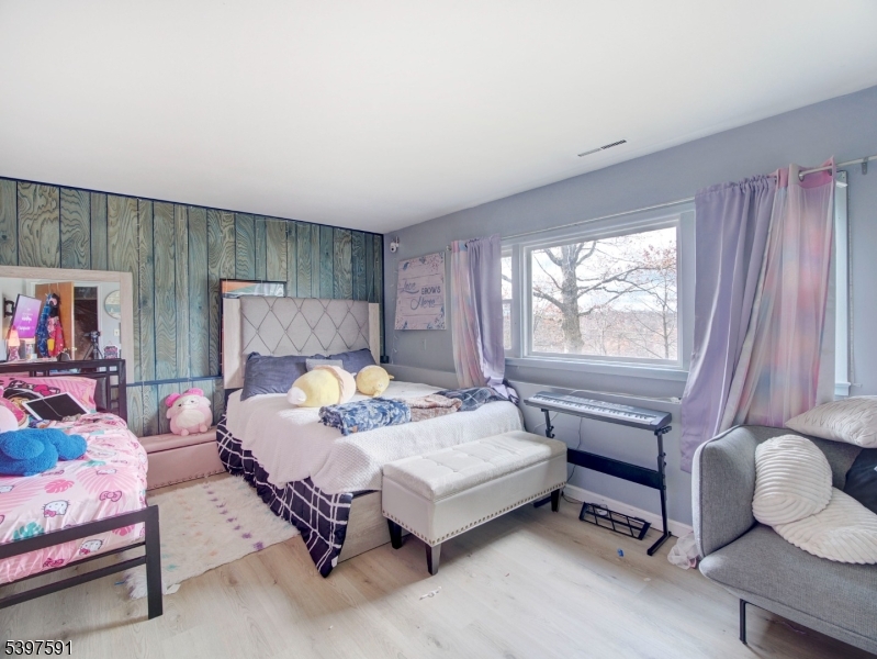 221 Chincopee Avenue Hopatcong, NJ 07843 - Photo 15 of 20