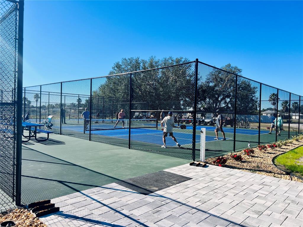 9564 Southeast 47th Way Webster, FL 33597 - Photo 38 of 40 a view of a park