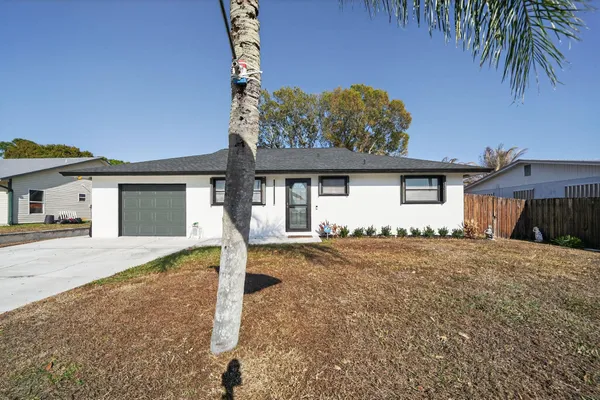 $400,000 | 4543 Southeast Dryfus Avenue, Stuart, FL 34997