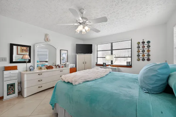 $400,000 | 4543 Southeast Dryfus Avenue, Stuart, FL 34997