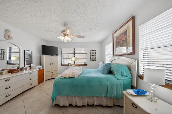 $400,000 | 4543 Southeast Dryfus Avenue, Stuart, FL 34997