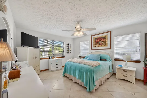 $400,000 | 4543 Southeast Dryfus Avenue, Stuart, FL 34997