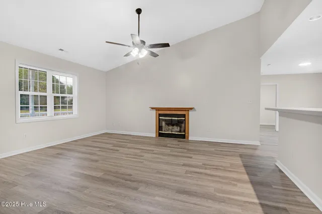 $1,600 | 402 Sumrell Way, Hubert, NC 28539