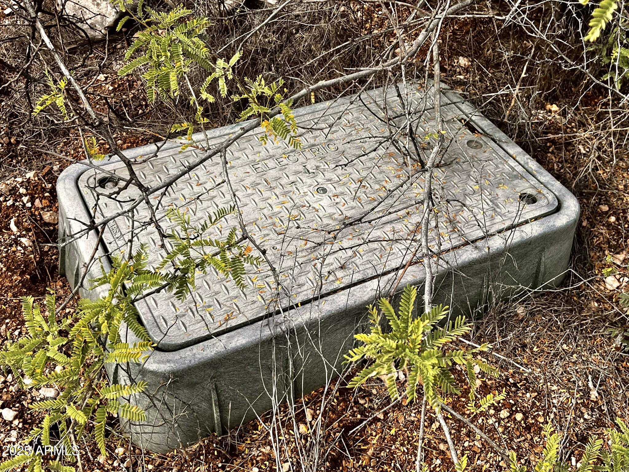 5380 North Barbara Lane, Unit 631 Rimrock, AZ 86335 - Photo 7 of 18 a backyard of a house with lots of green space