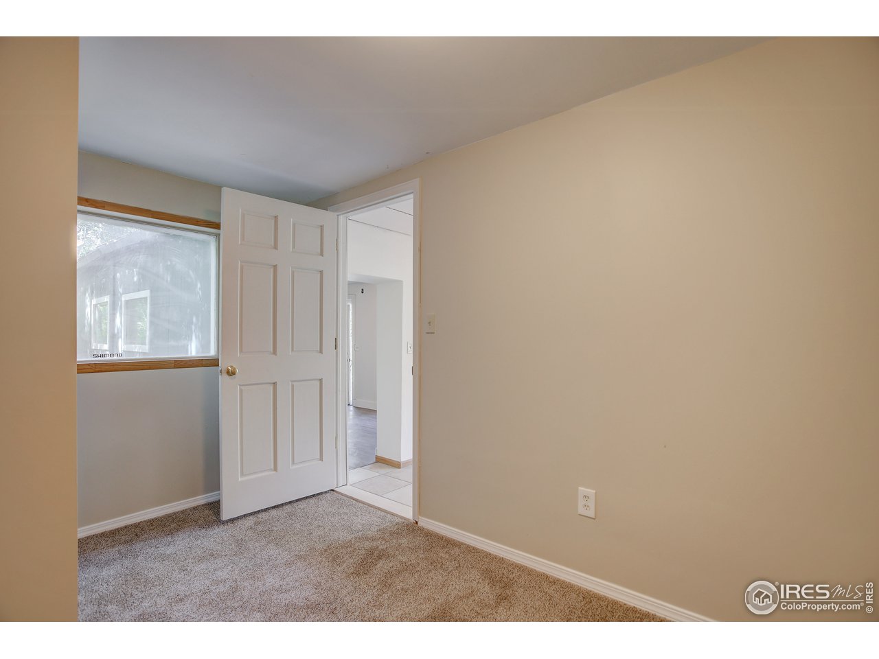 35 Boston Street Ward, CO 80481 - Photo 21 of 34 a view of an empty room and window