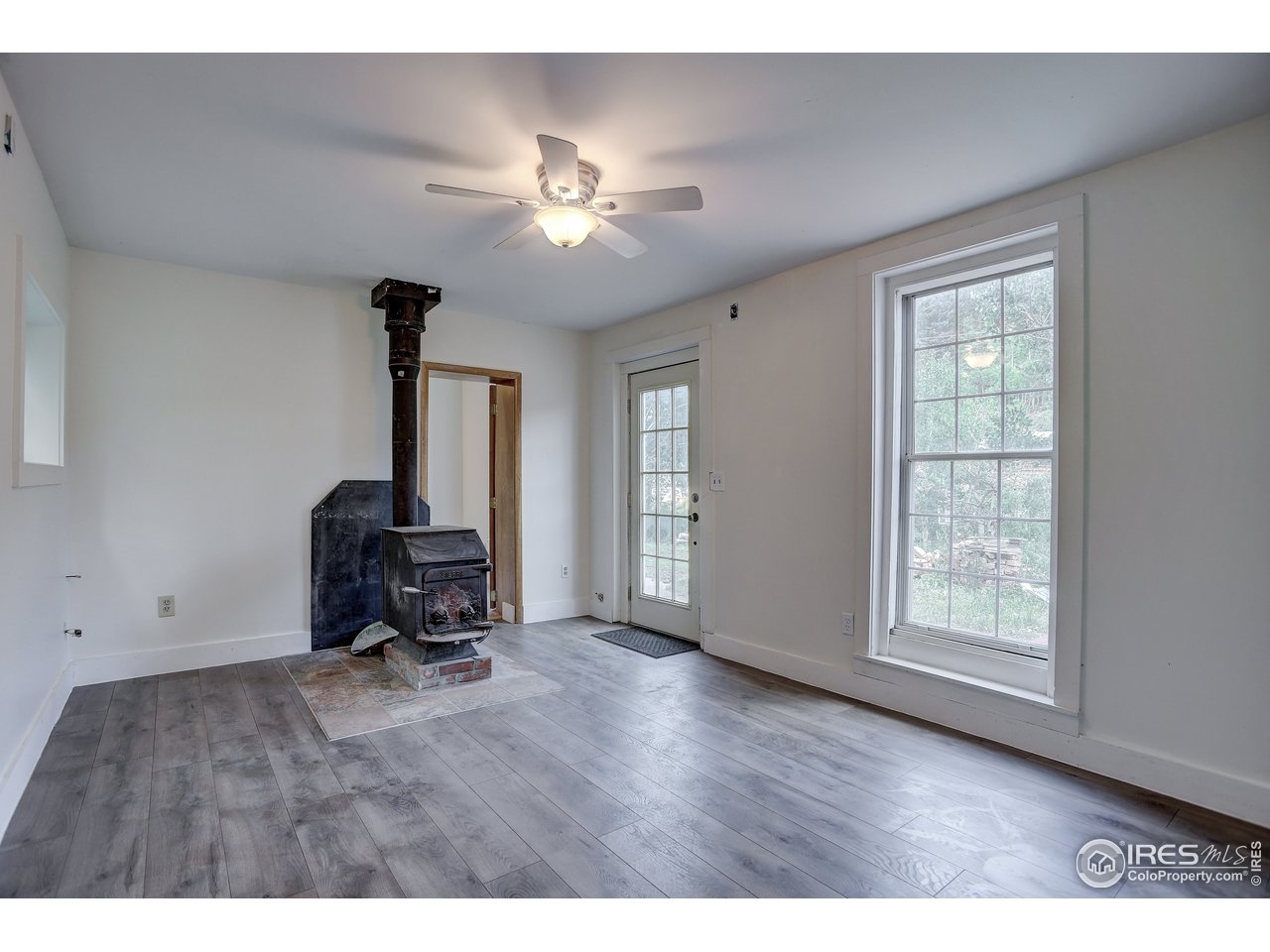 35 Boston Street Ward, CO 80481 - Photo 8 of 34 a view of workspace with furniture and chandelier