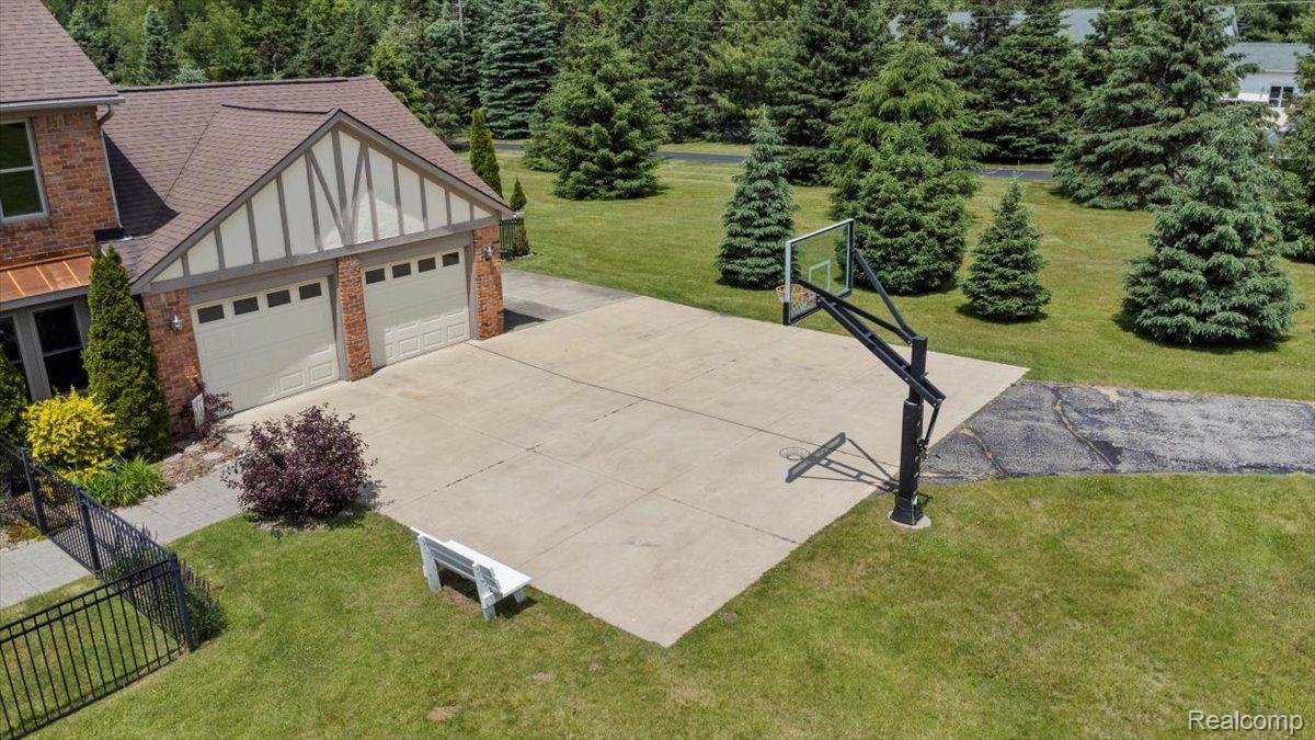 8597 Sashabaw Road Clarkston, MI 48348 - Photo 51 of 61 Gallery Image 51