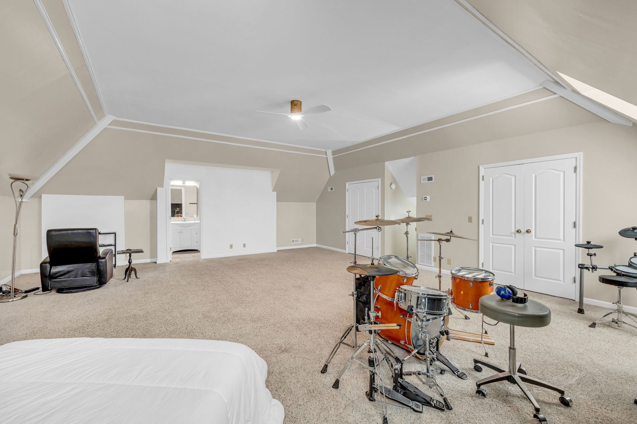 1810 Waterford Road Murfreesboro, TN 37129 - Photo 32 of 43 a view of a workspace with furniture