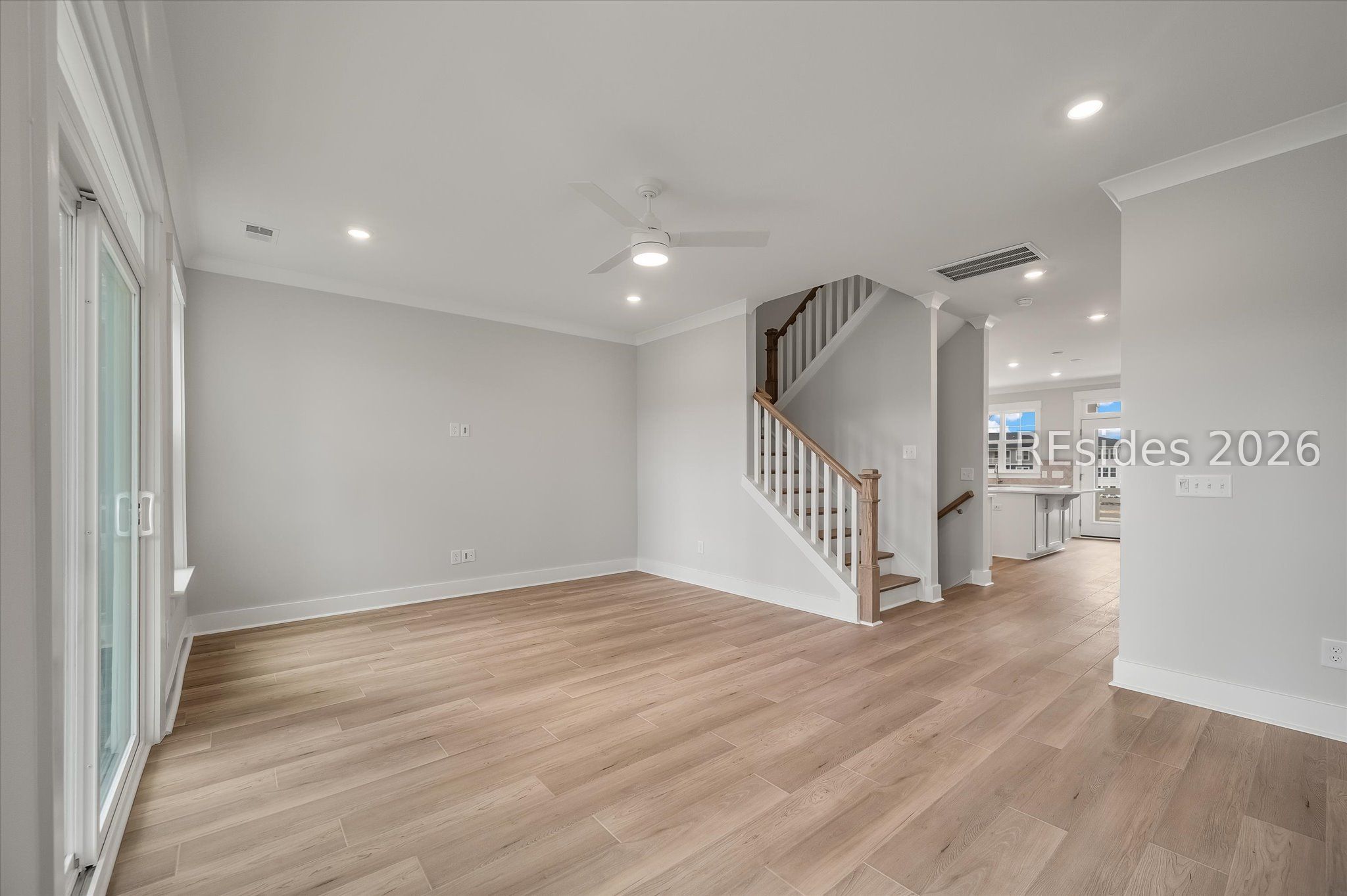 423 East Parkside Cmns Bluffton, SC 29910 - Photo 19 of 34 Family room is ready for gatherings!