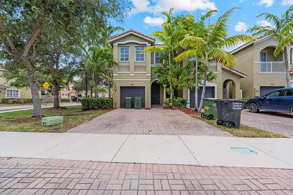 $349,999 | 1452 Southeast 25th Avenue, Homestead, FL 33035