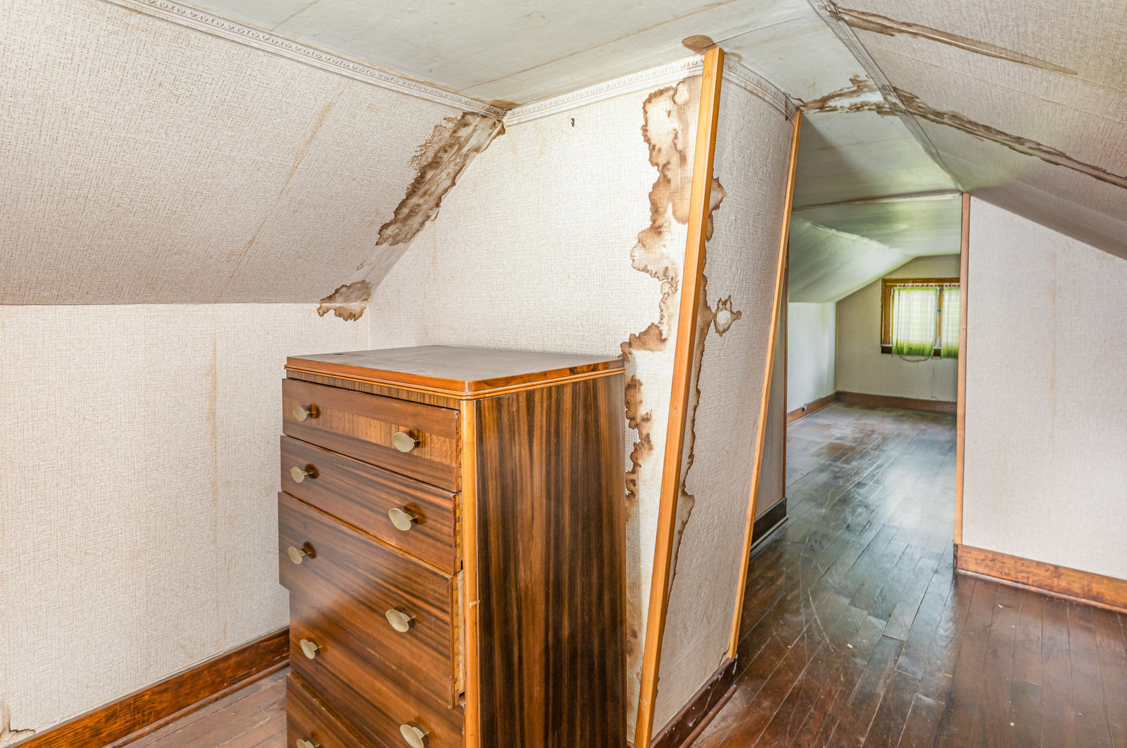 2723 Indiana Avenue Lansing, IL 60438 - Photo 14 of 18 a view of walk in closet