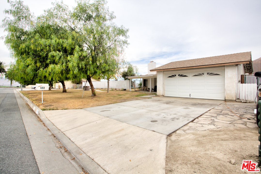 683 Quandt Ranch Road San Jacinto, CA 92583 - Photo 3 of 25