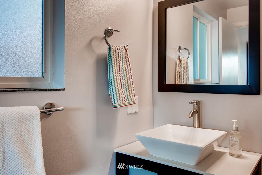 3701 Southwest Webster Street Seattle, WA 98126 - Photo 7 of 17 Gallery Image 7