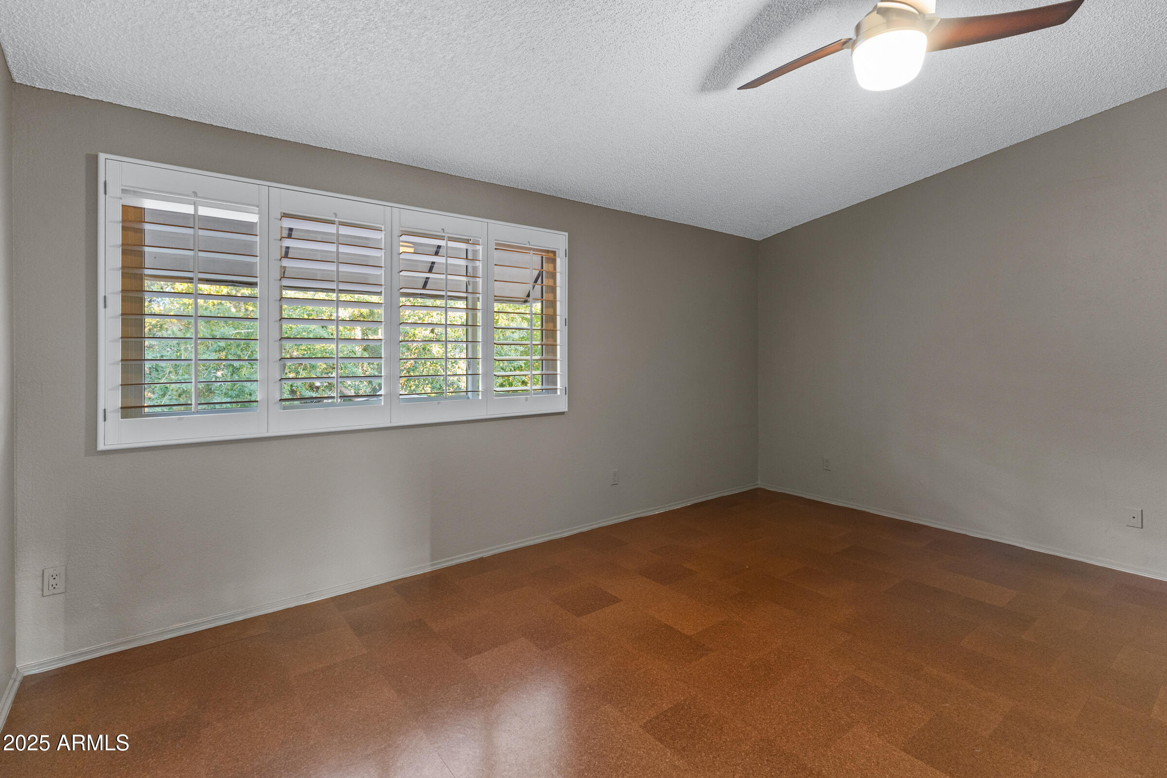 5627 South Crows Nest Road Tempe, AZ 85283 - Photo 28 of 93 an empty room with a window