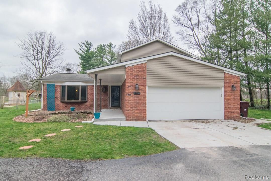 13550 Farm Road Belleville, MI 48111 - Photo 1 of 54 DSC_0001.jpg