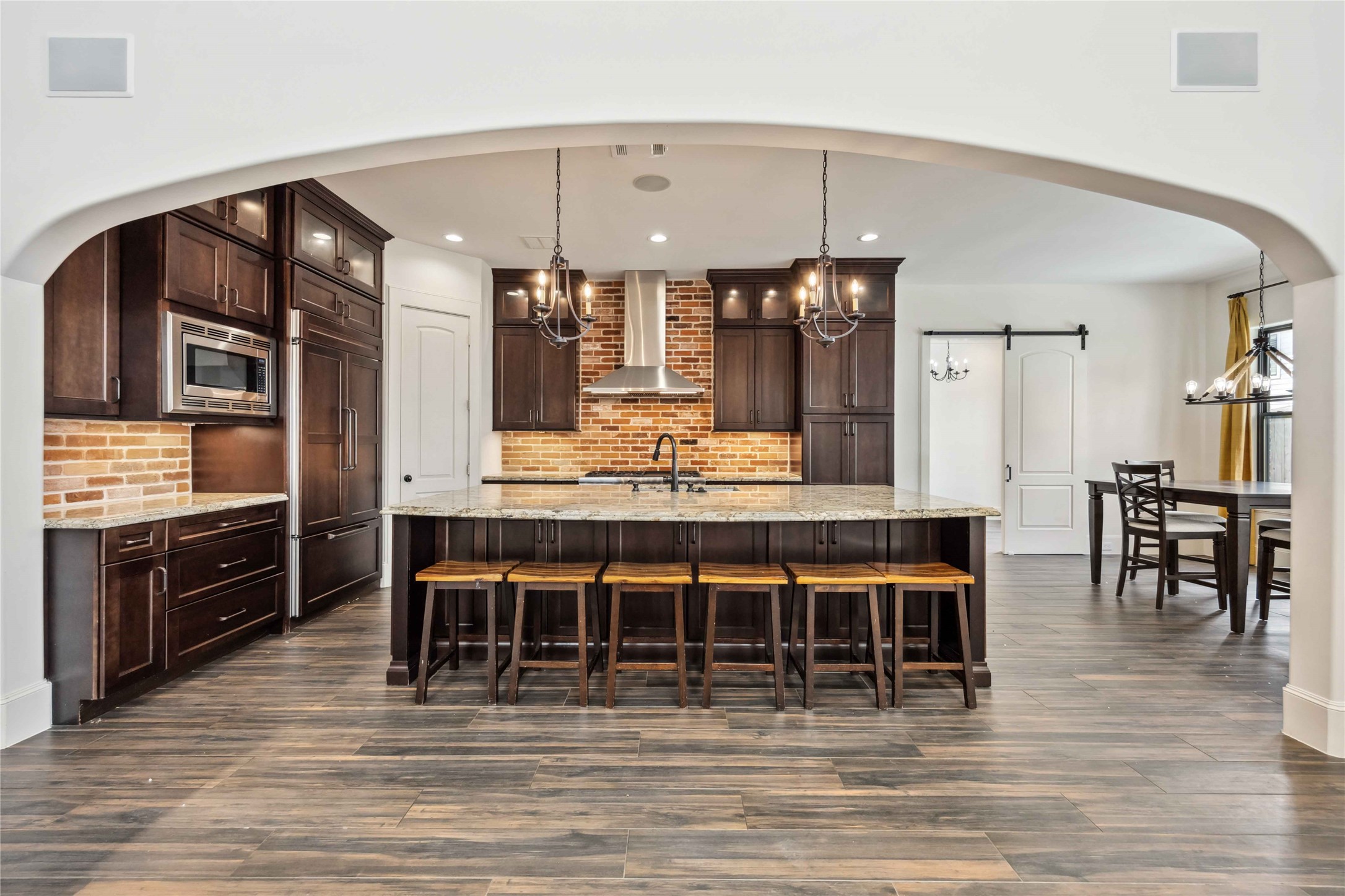 215 Malone Street Houston, TX 77007 - Photo 11 of 48 Kitchen