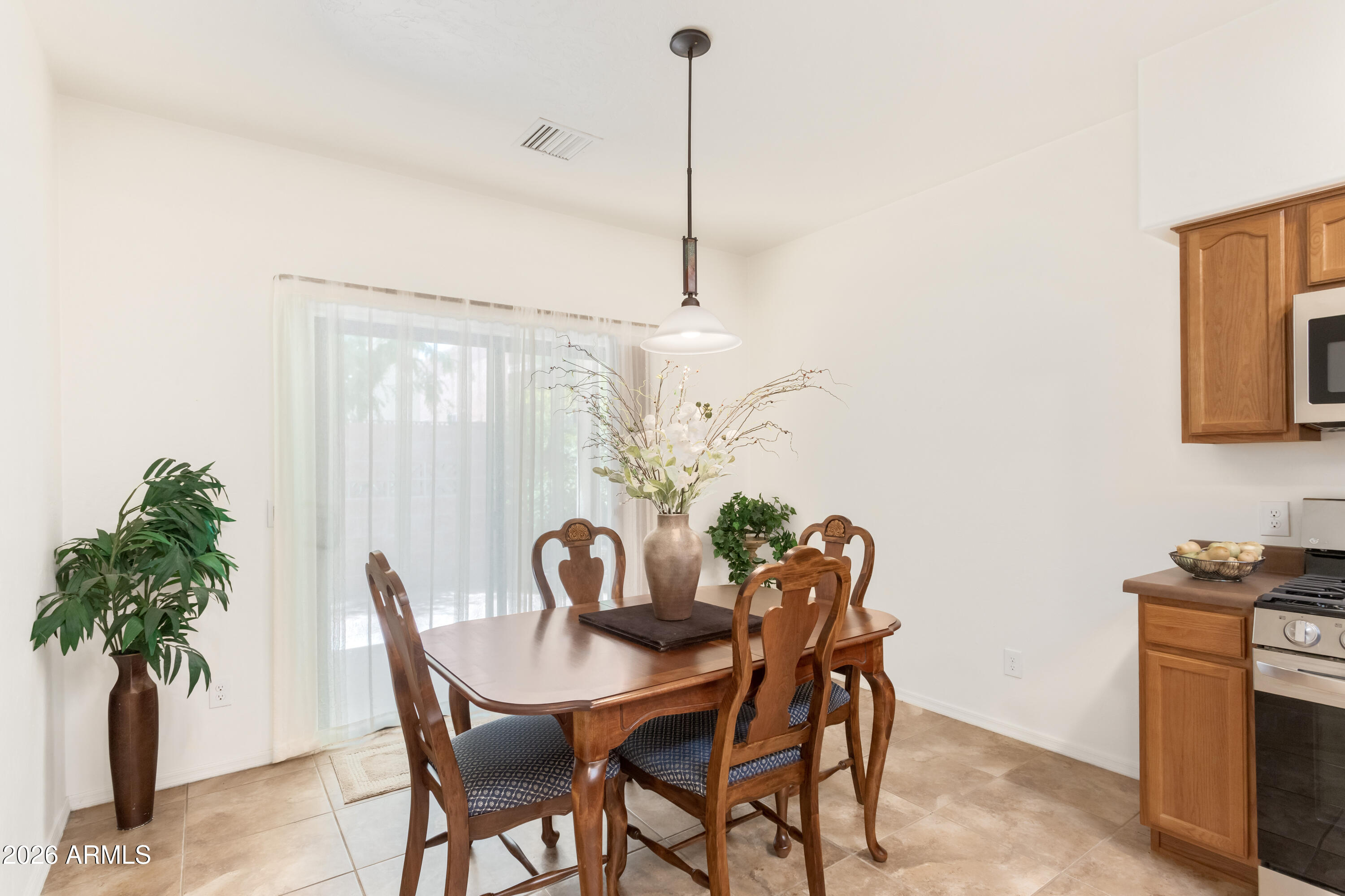 516 South Sky Ranch Road Sierra Vista, AZ 85635 - Photo 15 of 35 Dining