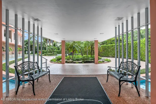 $10,500,000 | 315 South Lake Drive, Unit PHC, Palm Beach, FL 33480