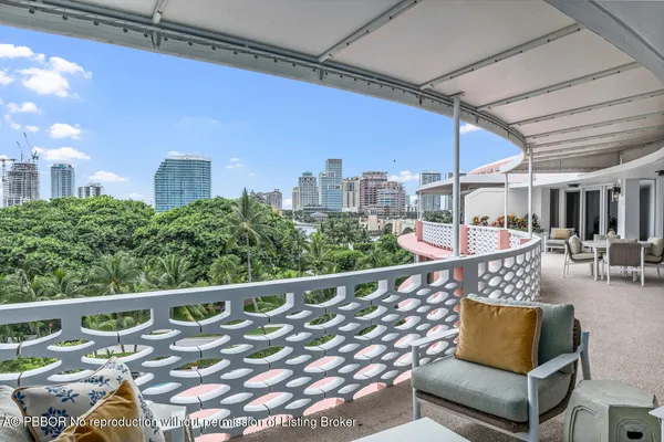 $10,500,000 | 315 South Lake Drive, Unit PHC, Palm Beach, FL 33480