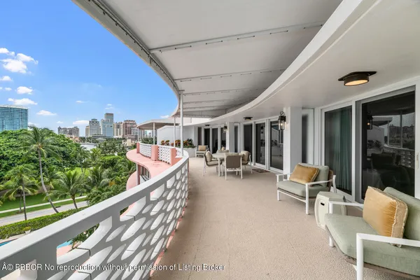 $10,500,000 | 315 South Lake Drive, Unit PHC, Palm Beach, FL 33480