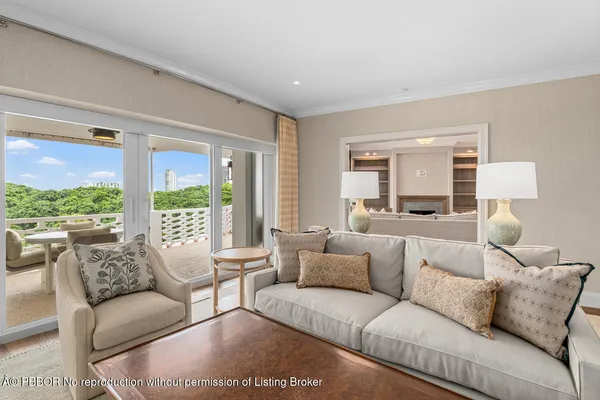 $10,500,000 | 315 South Lake Drive, Unit PHC, Palm Beach, FL 33480