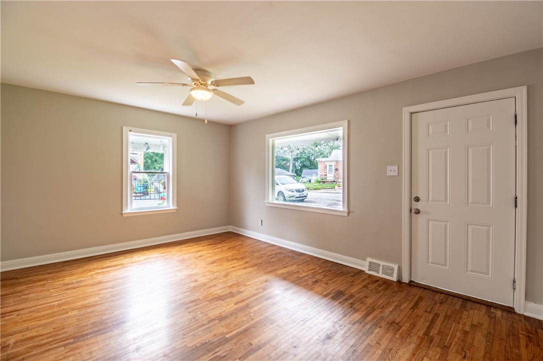 2036 East Dickinson Avenue Decatur, IL 62521 - Photo 3 of 14 Gallery Image 3