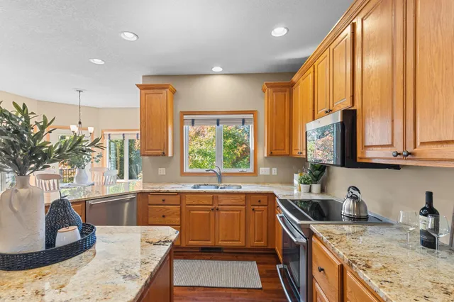 $775,000 | 9624 Jonathan Lane, Eden Prairie, MN 55347