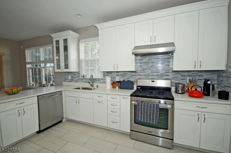 38 Honeyman Road Bernards, NJ 07920 - Photo 10 of 33