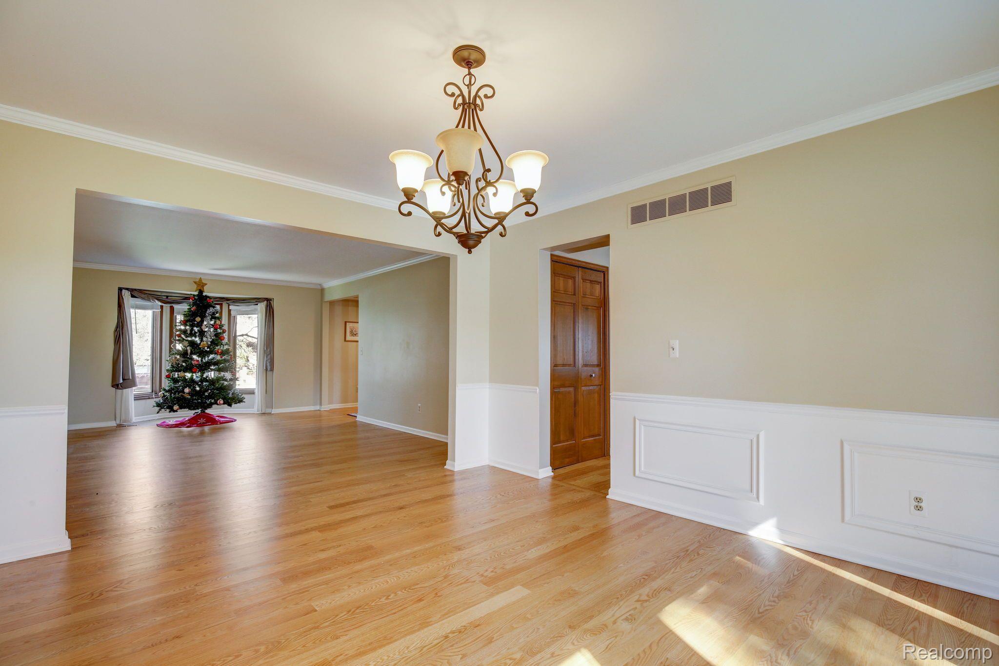 41773 Waterfall Road Northville, MI 48168 - Photo 15 of 55