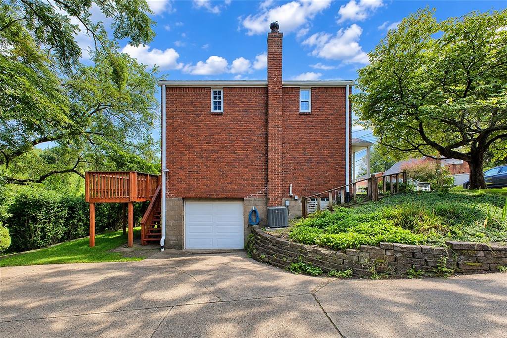 929 Roland Road Pittsburgh, PA 15221 - Photo 4 of 28 Gallery Image 4