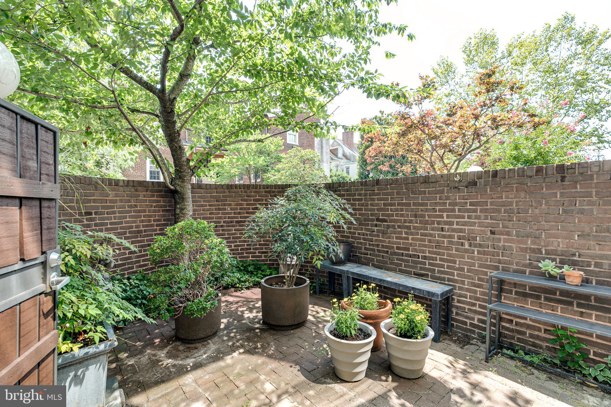 228 Locust Street Philadelphia, PA 19106 - Photo 16 of 30