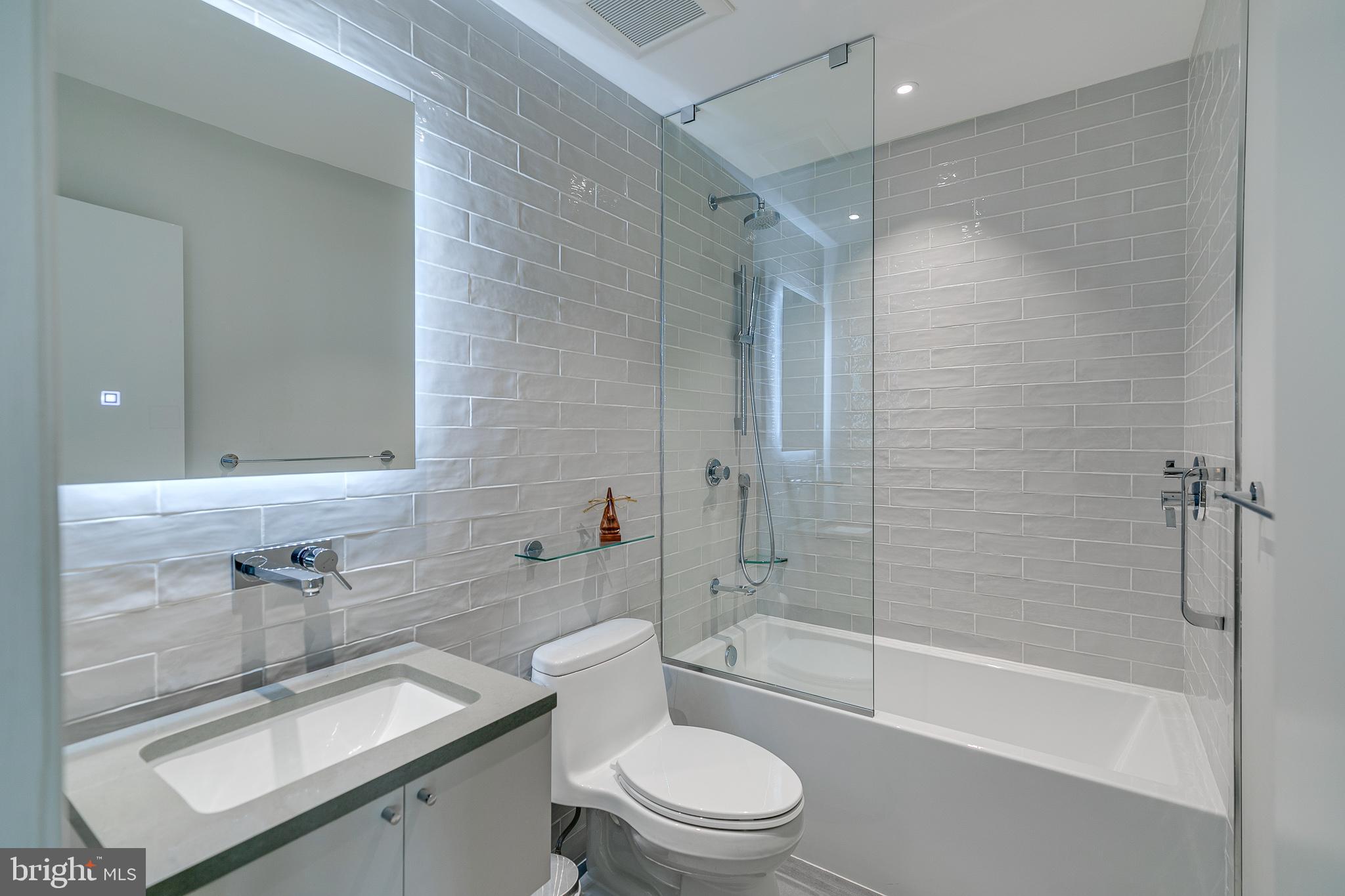228 Locust Street Philadelphia, PA 19106 - Photo 26 of 30