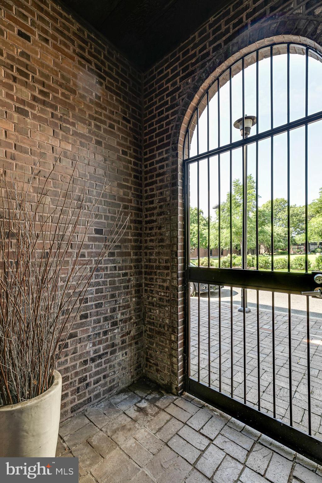 228 Locust Street Philadelphia, PA 19106 - Photo 28 of 30
