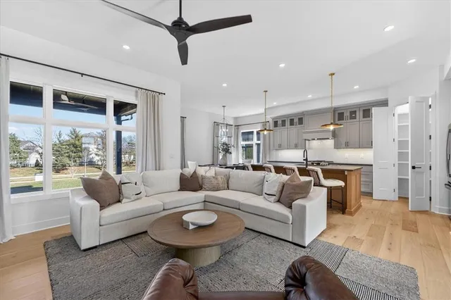 $989,000 | 2760 West 133rd Terrace, Leawood, KS 66224