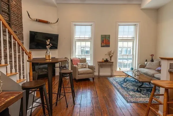 $2,600 | 141 Washington Street, Unit 1, Salem, MA 01970