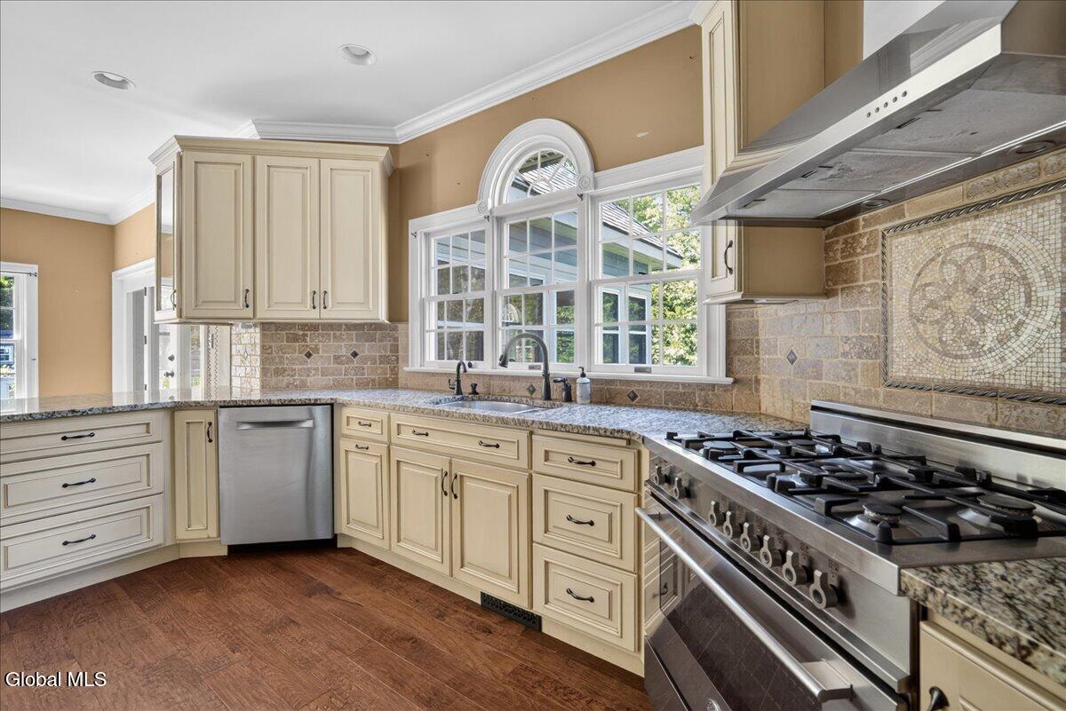 27 Arrowhead Road Saratoga Springs, NY 12866 - Photo 16 of 75 19-27 ARROWHEAD-20