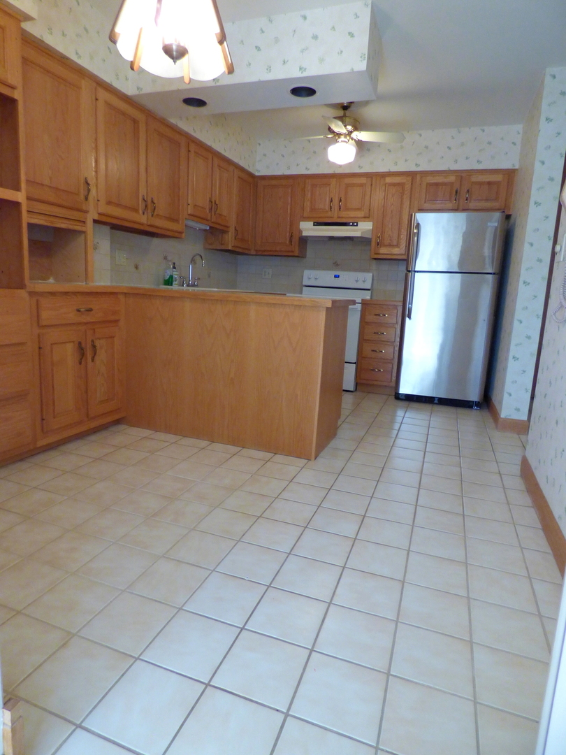 2500 West Talcott Road, Unit 207 Park Ridge, IL 60068 - Photo 8 of 23 Gallery Image 8