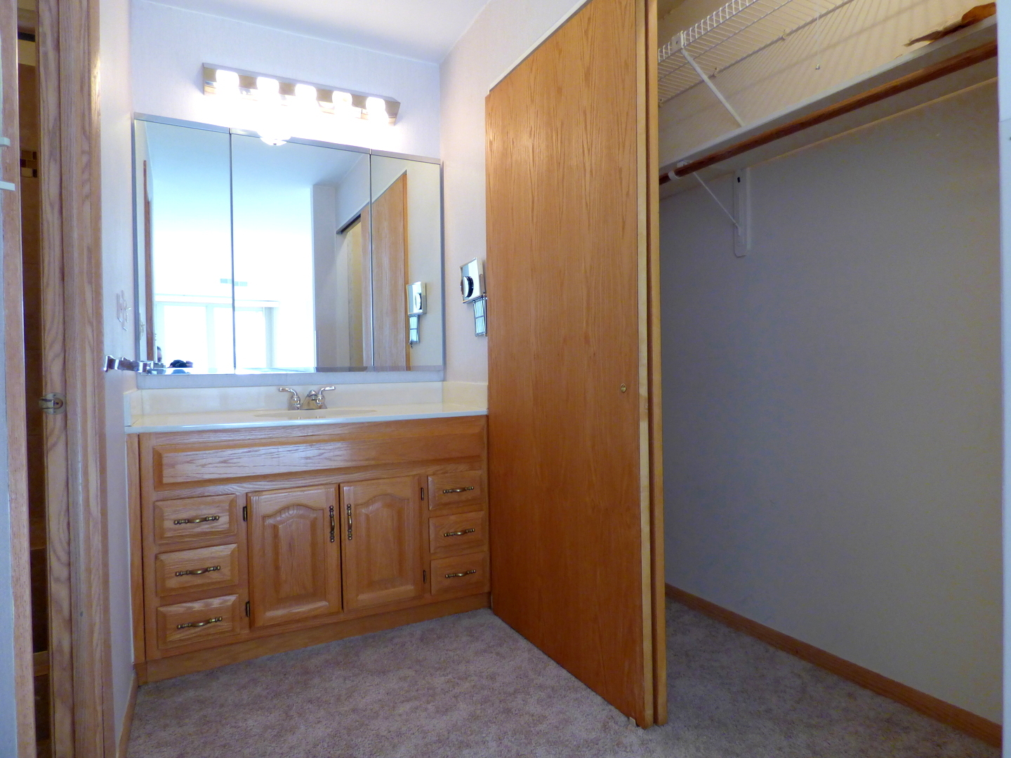 2500 West Talcott Road, Unit 207 Park Ridge, IL 60068 - Photo 10 of 23 Gallery Image 10