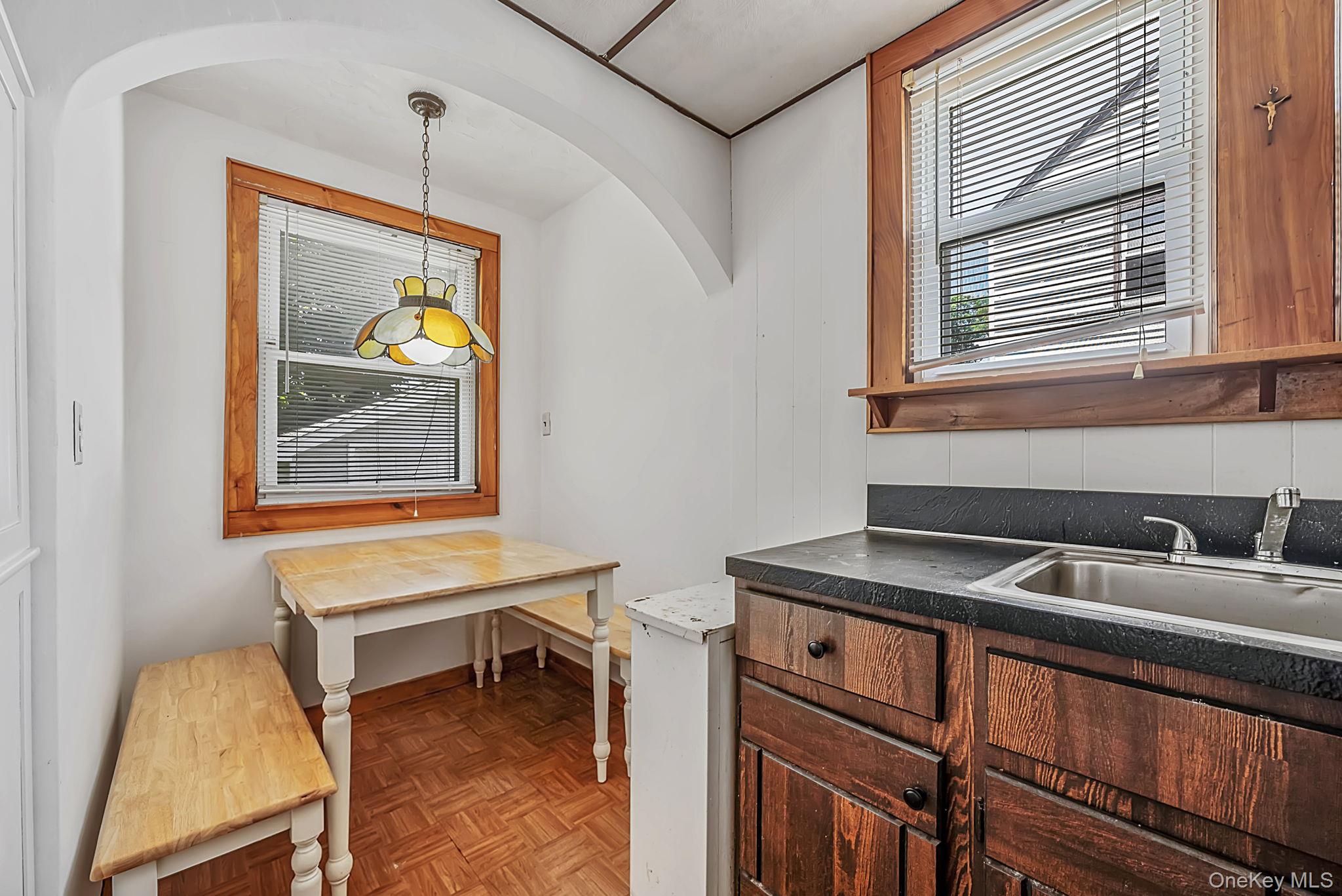 33 Sherman Street Merrick, NY 11566 - Photo 11 of 27